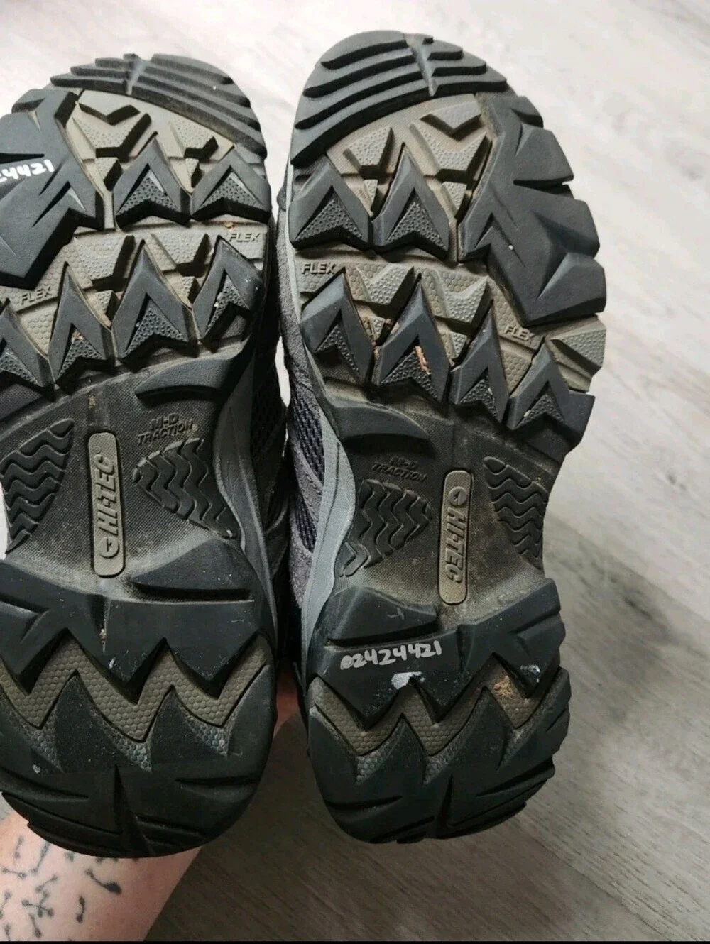 Hi-Tec Women's Ravus Vent Waterproof Hiking sneakers women size 7.5 gorpcore